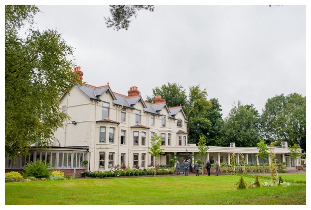 Southdowns Manor_Wedding_Photography_Hampshire_0027.jpg