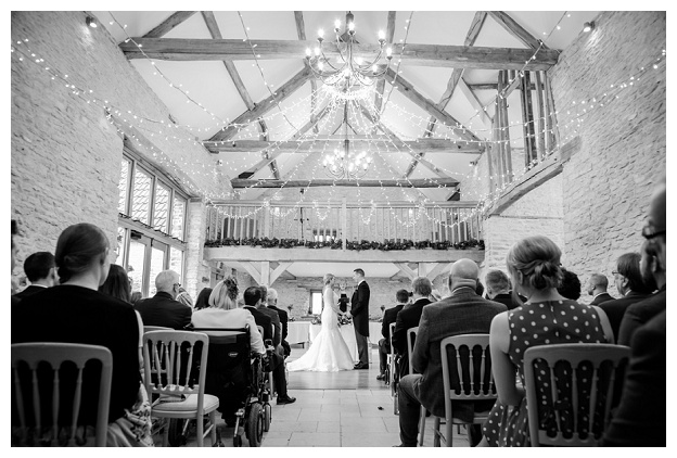 Kingscote_Barn_Wedding_Photography_0063.jpg