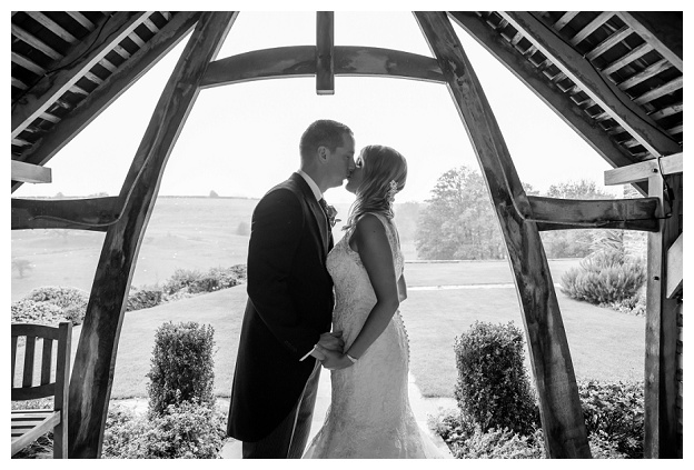 Kingscote_Barn_Wedding_Photography_0089.jpg